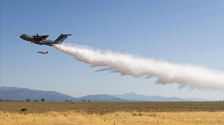 BOMBARDIER D’EAU – Airbus vole au secours de la lutte contre les incendies